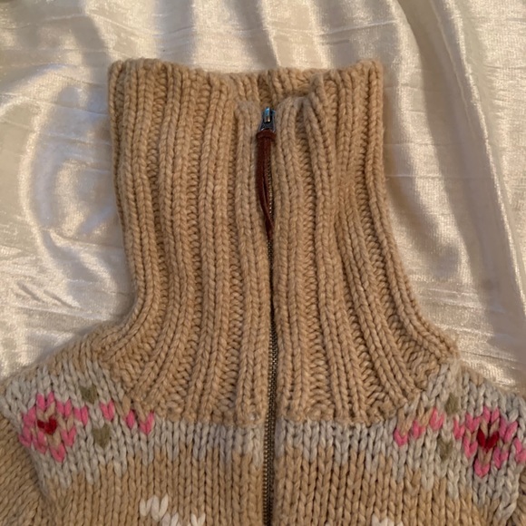 Abercrombie and Fitch Winter Sweater - Picture 4 of 4